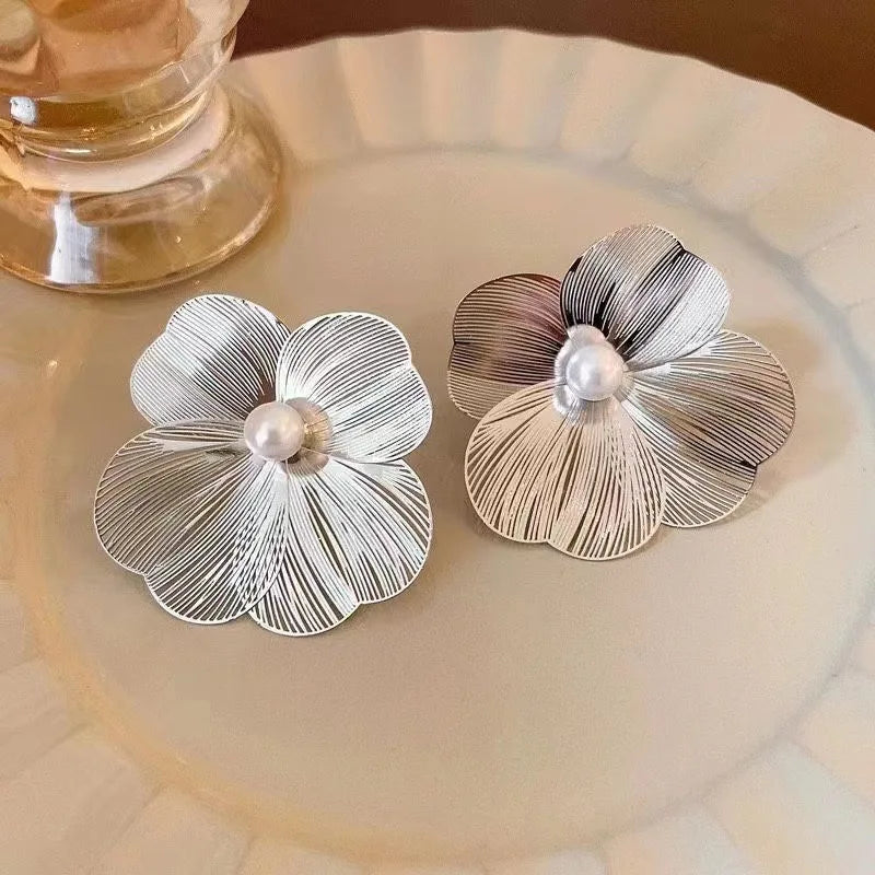 ✨ Elegant Large Flower Pearl Earrings – Luxurious Korean Fashion Jewelry ✨