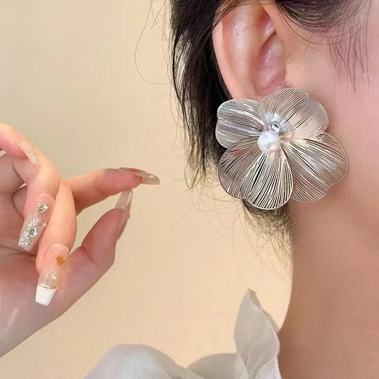 ✨ Elegant Large Flower Pearl Earrings – Luxurious Korean Fashion Jewelry ✨