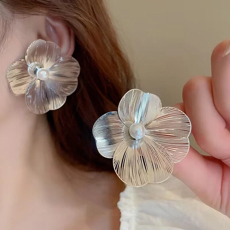 ✨ Elegant Large Flower Pearl Earrings – Luxurious Korean Fashion Jewelry ✨