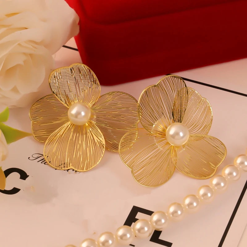 ✨ Elegant Large Flower Pearl Earrings – Luxurious Korean Fashion Jewelry ✨